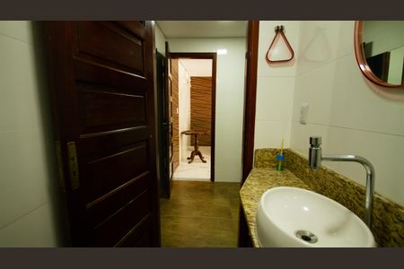 Casa para alugar com 600m², 6 quartos e 4 vagasBanheiro da Piscina