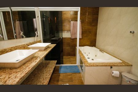 Casa para alugar com 600m², 6 quartos e 4 vagasBanheiro da Suíte 1