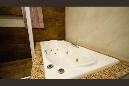 Casa para alugar com 600m², 6 quartos e 4 vagasBanheiro da Suíte 1