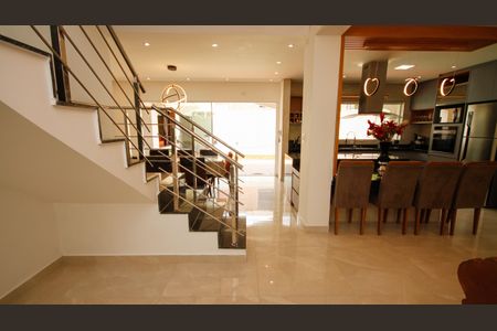 Casa para alugar com 600m², 6 quartos e 4 vagasSala