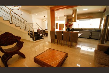 Casa para alugar com 600m², 6 quartos e 4 vagasSala de Estar