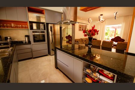 Casa para alugar com 600m², 6 quartos e 4 vagasCozinha