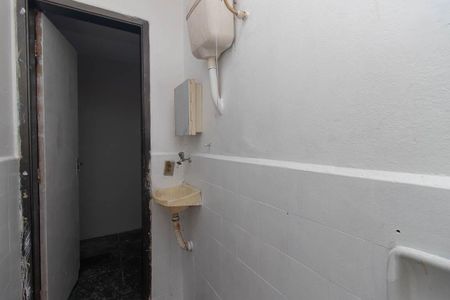 Casa para alugar com 90m², 2 quartos e 2 vagasBanheiro de serviço