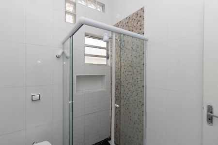 Banheiro de casa para alugar com 2 quartos, 90m² em Parque Casa de Pedra, São Paulo