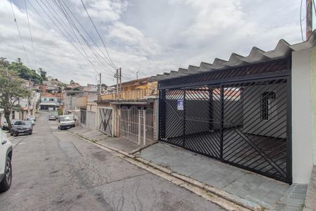 Casa para alugar com 90m², 2 quartos e 2 vagasFachada
