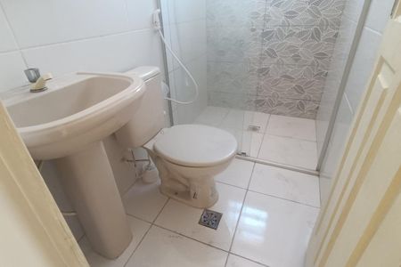 Banheiro de kitnet/studio para alugar com 1 quarto, 70m² em Parque Duque, Duque de Caxias
