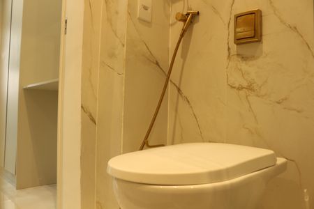 Banheiro de apartamento à venda com 1 quarto, 30m² em Leme, Rio de Janeiro