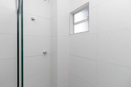 Banheiro de kitnet/studio para alugar com 1 quarto, 16m² em Vila Maria Baixa, São Paulo