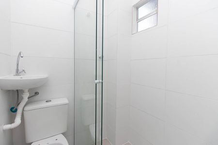 Banheiro de kitnet/studio para alugar com 1 quarto, 16m² em Vila Maria Baixa, São Paulo