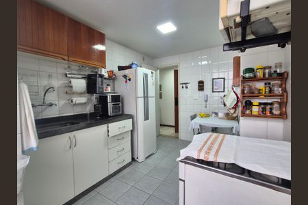 Apartamento à venda com 120m², 3 quartos e 2 vagasCozinha 