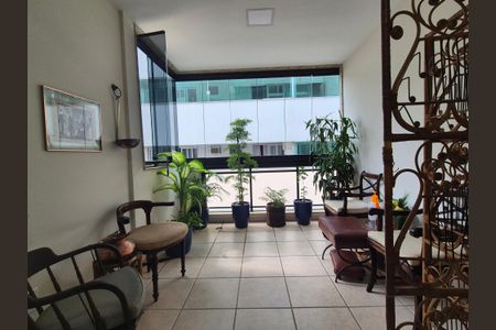 Apartamento à venda com 120m², 3 quartos e 2 vagasVaranda 