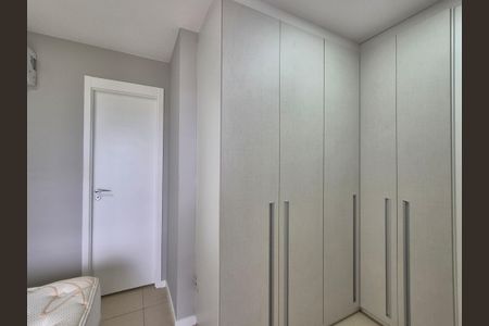 Apartamento à venda com 100m², 3 quartos e 2 vagas Apartamento à venda com 100m², 3 quartos e 2 vagasSuíte