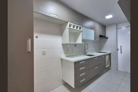 Apartamento à venda com 100m², 3 quartos e 2 vagas Apartamento à venda com 100m², 3 quartos e 2 vagasCozinha