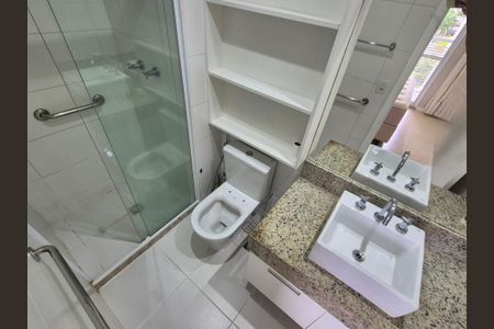 Apartamento à venda com 100m², 3 quartos e 2 vagas Apartamento à venda com 100m², 3 quartos e 2 vagasBanheiro