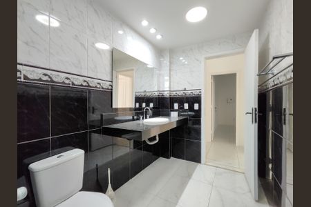 Apartamento à venda com 130m², 4 quartos e sem vagaBanheiro Corredor