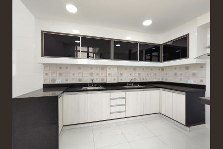 Apartamento à venda com 130m², 4 quartos e sem vagaCozinha