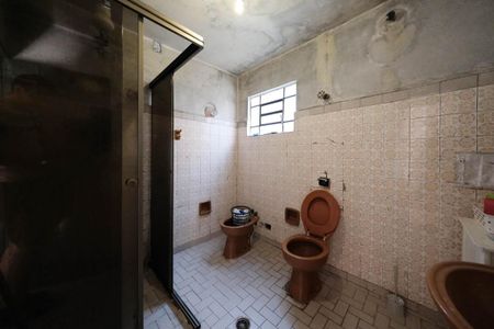 Banheiro de casa para alugar com 3 quartos, 100m² em Vila Buenos Aires, São Paulo
