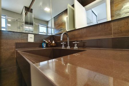 Apartamento para alugar com 241m², 3 quartos e 4 vagasBanheiro Suíte 3