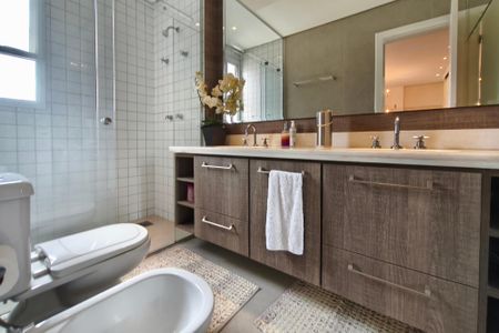 Apartamento para alugar com 241m², 3 quartos e 4 vagasBanheiro Suíte