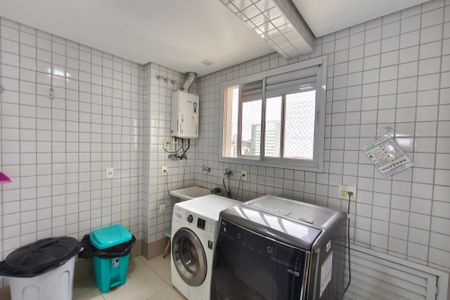 Apartamento para alugar com 241m², 3 quartos e 4 vagasÁrea de Serviço