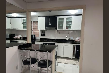 Cozinha  de apartamento para alugar com 1 quarto, 40m² em Bom Jesus, Porto Alegre