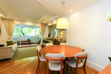 Apartamento à venda com 98m², 3 quartos e 2 vagas Apartamento à venda com 98m², 3 quartos e 2 vagasSala