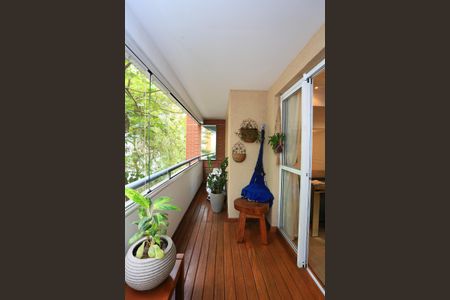 Apartamento à venda com 98m², 3 quartos e 2 vagas Apartamento à venda com 98m², 3 quartos e 2 vagasVaranda da Sala