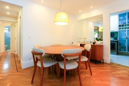 Apartamento à venda com 98m², 3 quartos e 2 vagas Apartamento à venda com 98m², 3 quartos e 2 vagasSala