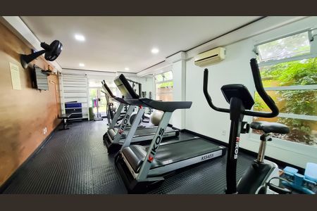 Apartamento à venda com 98m², 3 quartos e 2 vagas Apartamento à venda com 98m², 3 quartos e 2 vagasÁrea comum - Academia