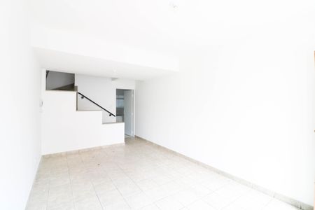 Casa à venda com 60m², 3 quartos e 1 vaga