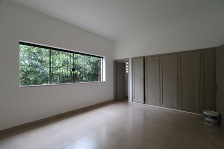 Casa para alugar com 482m², 4 quartos e 6 vagasSuíte