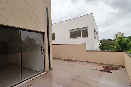 Casa para alugar com 482m², 4 quartos e 6 vagasSacada
