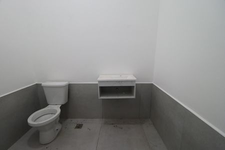 Casa para alugar com 482m², 4 quartos e 6 vagasBanheiro 2