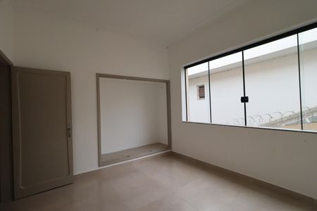 Casa para alugar com 482m², 4 quartos e 6 vagasQuarto 2