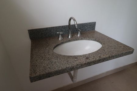 Casa para alugar com 482m², 4 quartos e 6 vagasBanheiro da Suíte