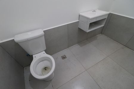 Casa para alugar com 482m², 4 quartos e 6 vagasBanheiro 2