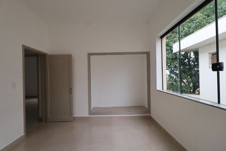 Casa para alugar com 482m², 4 quartos e 6 vagasQuarto 2
