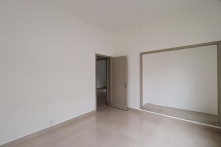 Casa para alugar com 482m², 4 quartos e 6 vagasQuarto 2