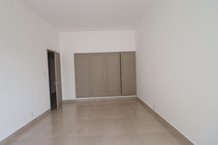 Casa para alugar com 482m², 4 quartos e 6 vagasQuarto 1