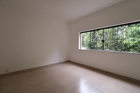 Casa para alugar com 482m², 4 quartos e 6 vagasSuíte