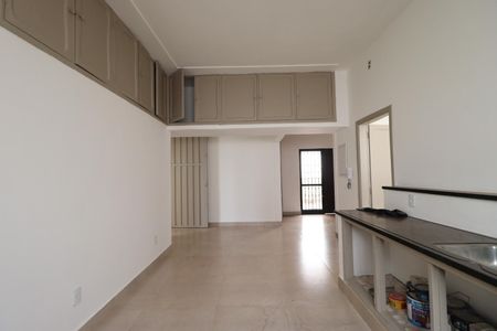 Casa para alugar com 482m², 4 quartos e 6 vagasCozinha