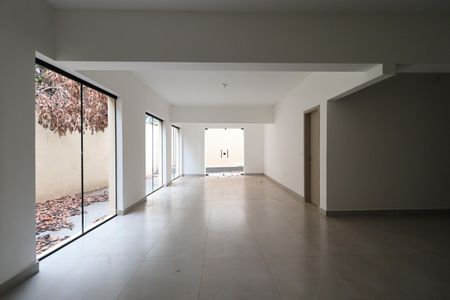 Casa para alugar com 482m², 4 quartos e 6 vagasSala 2