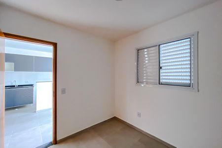 Quarto 1 de apartamento para alugar com 2 quartos, 44m² em Vila Bertioga, São Paulo