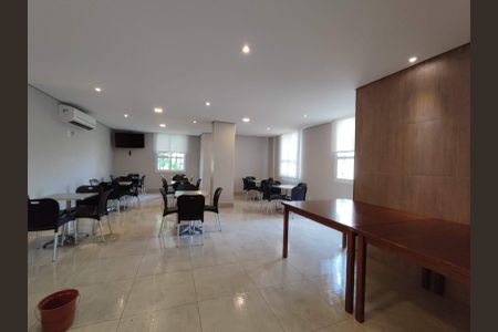Apartamento à venda com 75m², 3 quartos e 2 vagas Apartamento à venda com 75m², 3 quartos e 2 vagasÁrea comum - Salão de festas