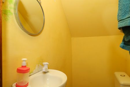 Casa à venda com 72m², 2 quartos e 2 vagasBanheiro 2 - Lavabo