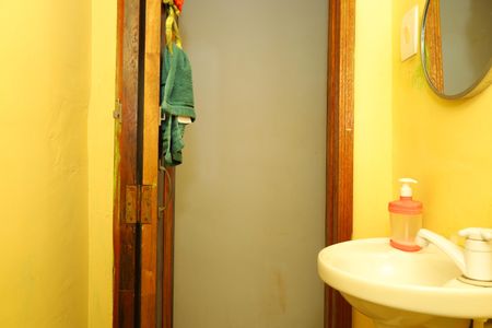 Casa à venda com 72m², 2 quartos e 2 vagasBanheiro 2 - Lavabo