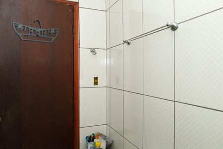 Casa à venda com 72m², 2 quartos e 2 vagasBanheiro 1