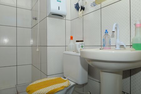 Casa à venda com 72m², 2 quartos e 2 vagasBanheiro 1