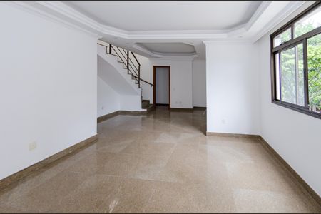 Apartamento para alugar com 194m², 3 quartos e 2 vagasSala