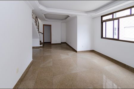 Apartamento para alugar com 194m², 3 quartos e 2 vagasSala